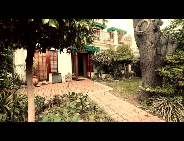 2 BEDROOM APARTMENT FOR SALE IN BRYANSTON